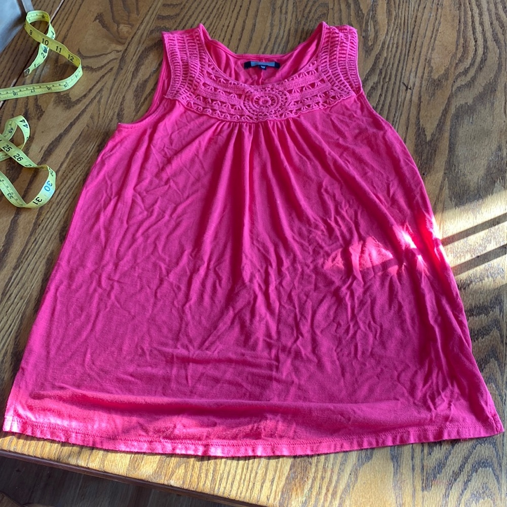 Bundle of 4 tank tops